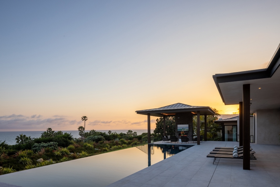 Infinity pool overlooking the coastal landscape of Malibu, California