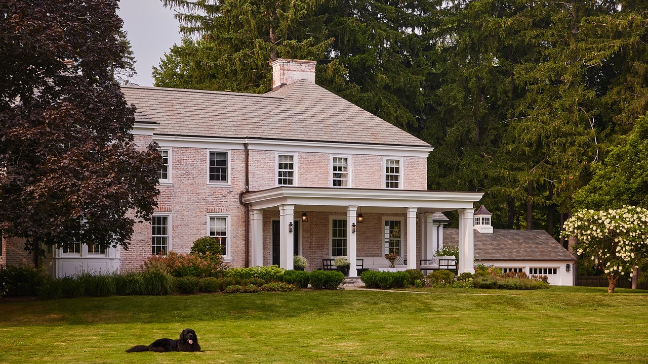 Tour a cozy Bedford Hills home with a sophisticated yet relaxed aesthetic