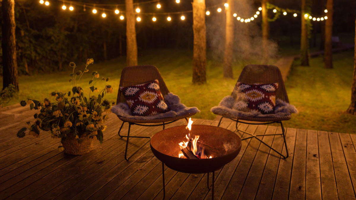 The 10 Best Smokeless Fire Pits for a Cozy Backyard Patio