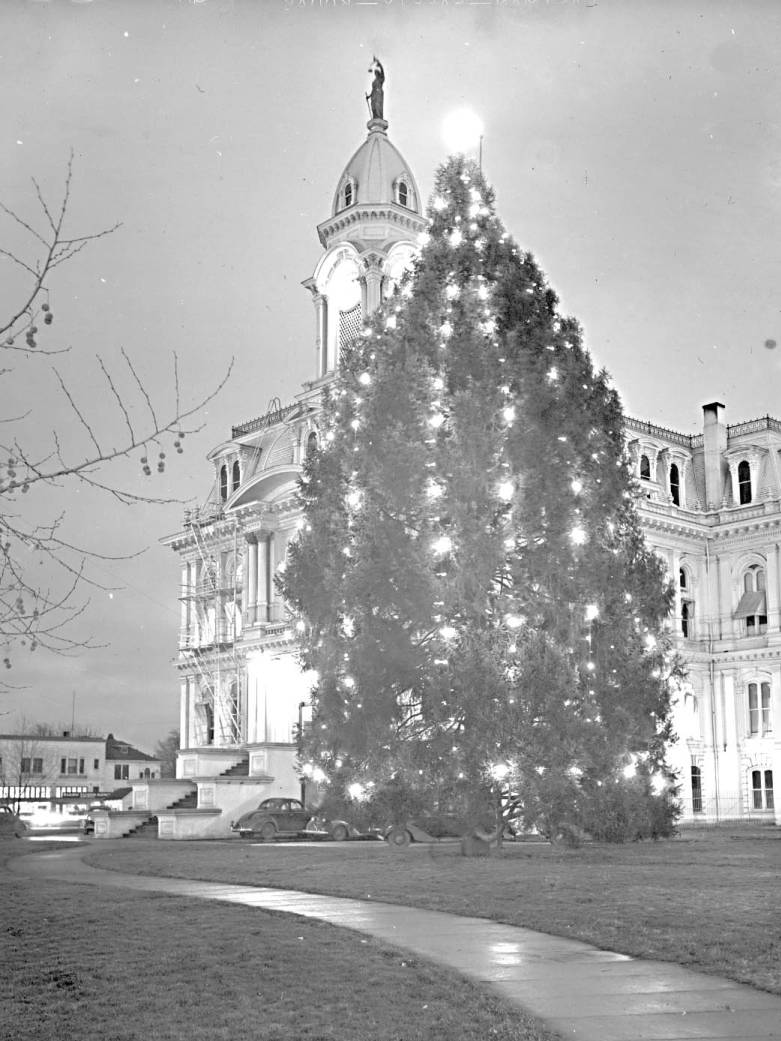 COLUMN: Salem's first Christmas tree