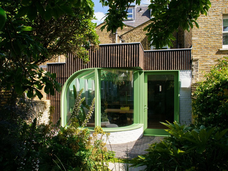 Green House / CAN – outdoor photography, windows, facade, garden