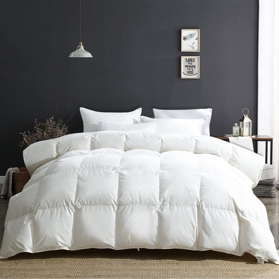 Luxurious down comforter made from 100% organic cotton Luxurious down comforter made from 100% organic cotton
