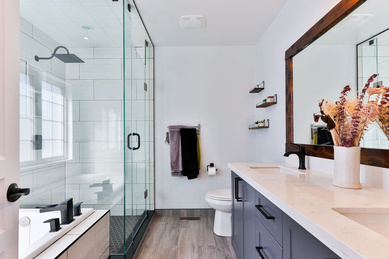 Transform your bathroom: top trends for 2025