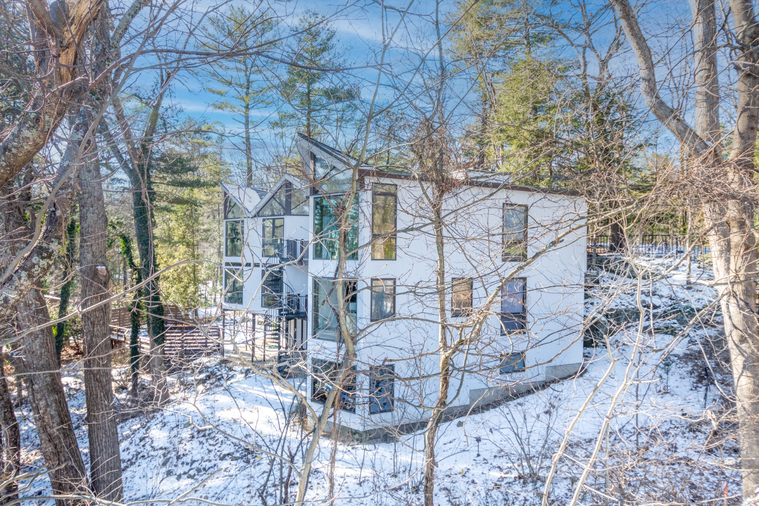 This octagonal house in Lincoln thinks beyond the box. Price: $ 2.1 m