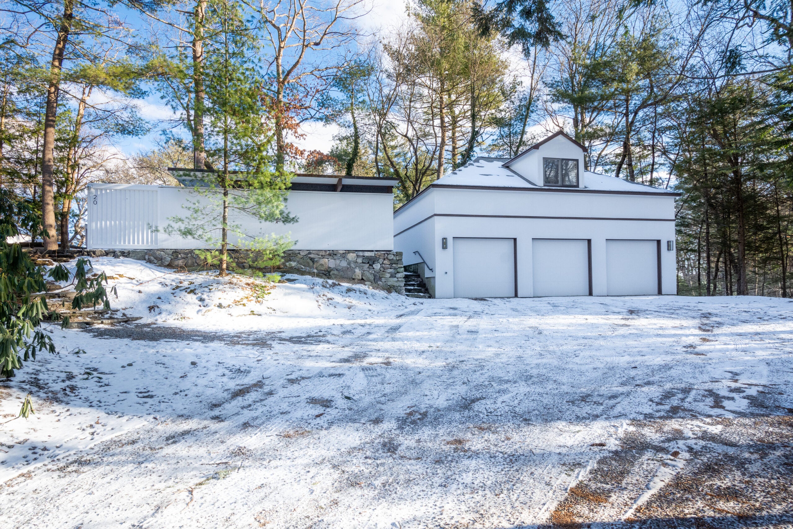 This octagonal house in Lincoln thinks beyond the box. Price: $ 2.1 m