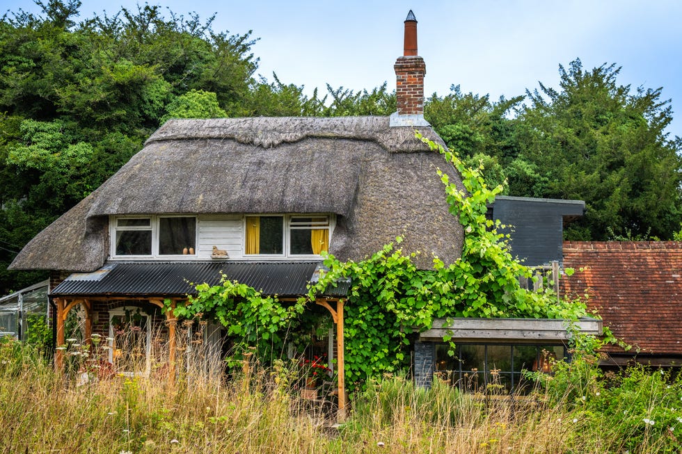 Hampshire Medieval Cottage Restoration Tour