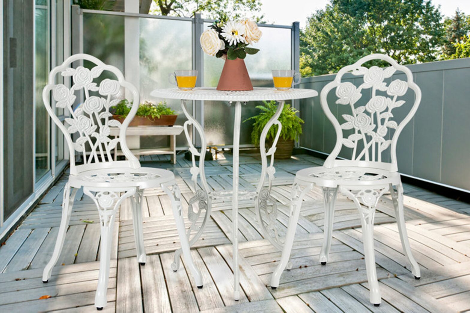 Wayfair's outdoor bistro sets are up to 73% discount