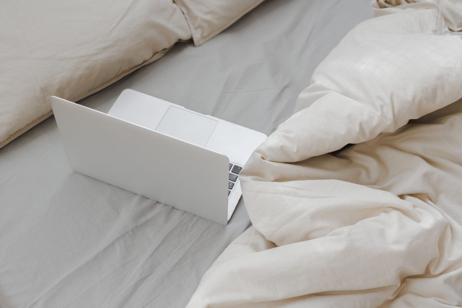 Working out of bed could affect your sleep quality - here it is to break the habit