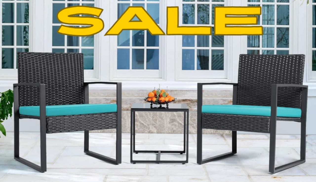 Walmart offered this three-part terrace for only $ 75 for sale
