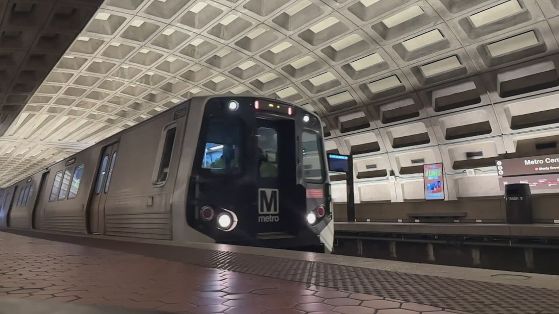 Washington Metro takes into account platform -screen doors for security