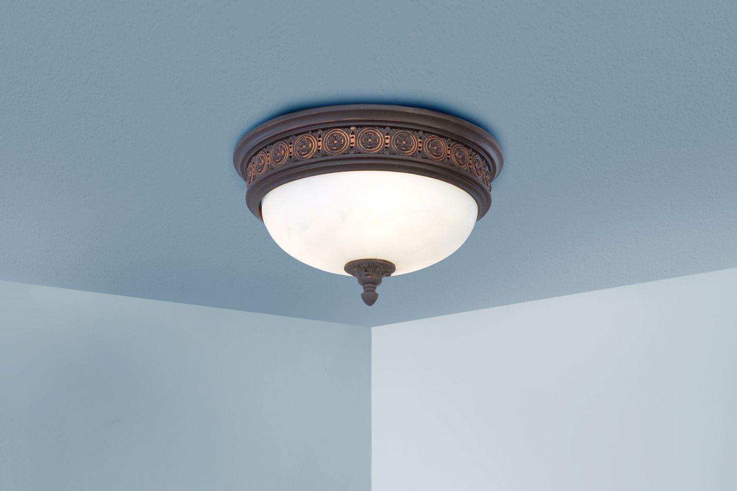 Why Gen Z and Designer - Hate Overhead Lighting