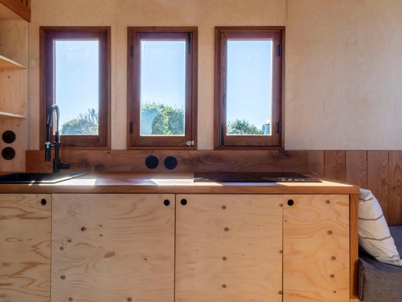 Off-Grid Living: The 5 key principles behind sustainable houses