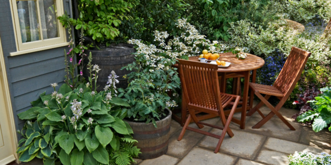 6 products for styling a small terrace