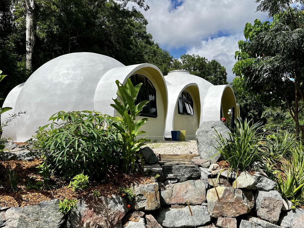 Can bizarre houses Qlders get on the real estate manager?