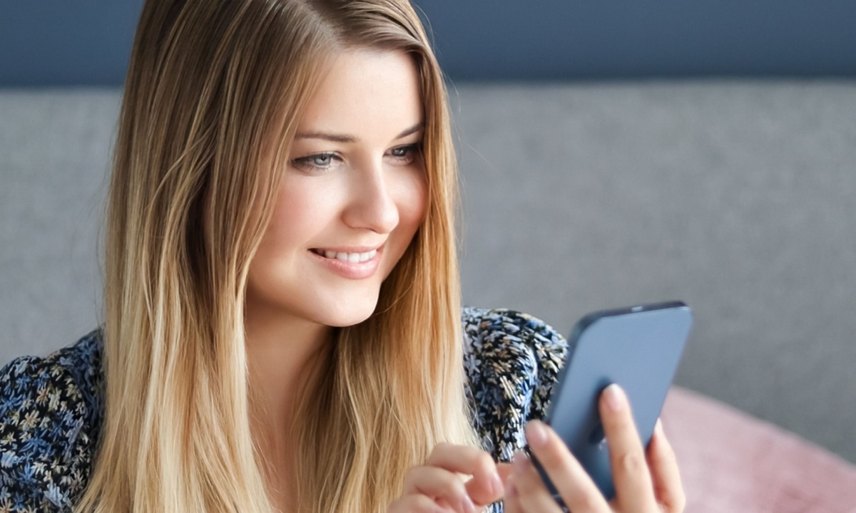 From the high street to the start screen, UK Mobile Shift accelerates