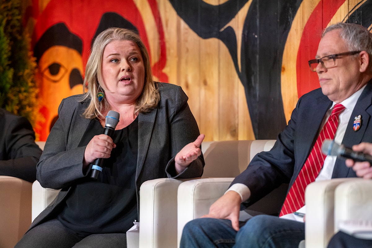 The candidate program for immigrants is again opened as a minister for full restoration
