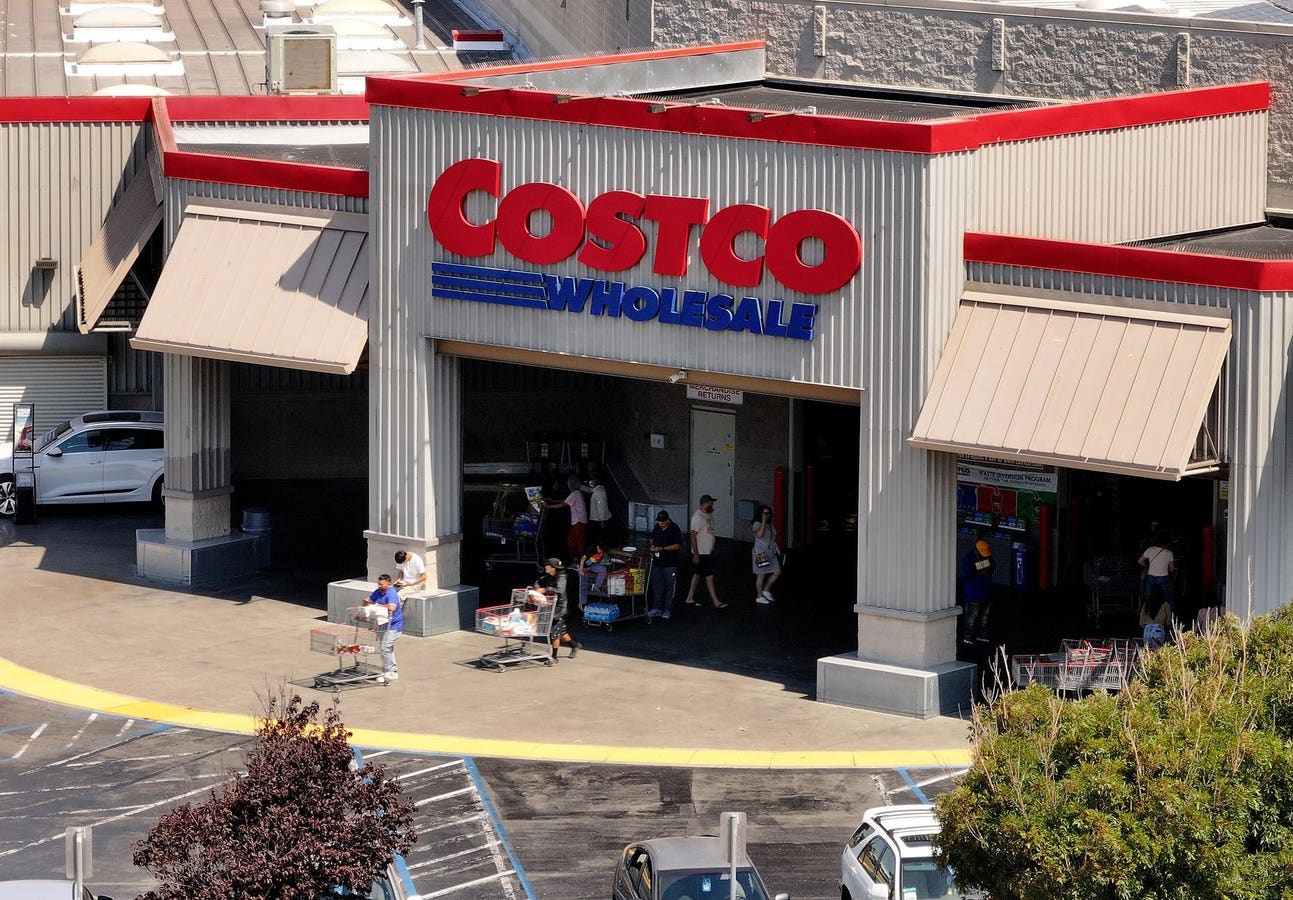 Walmart, Amazon, Costco and Home Depot deal with the tariff erar trauma