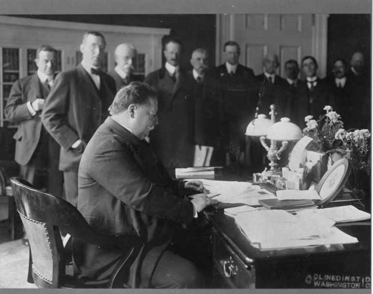 Taffel Oval Office