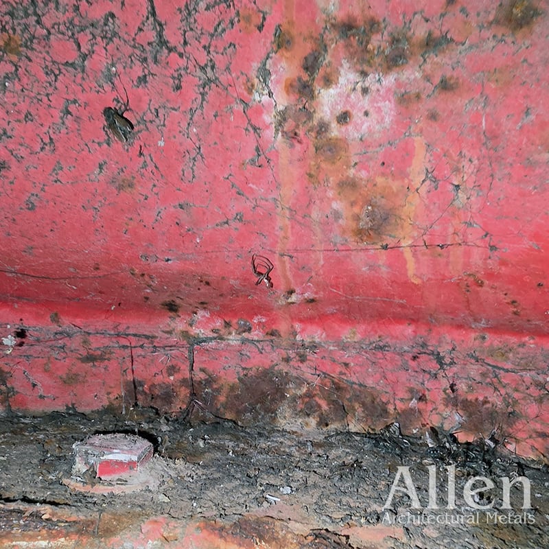 Damage to the lantern is shown