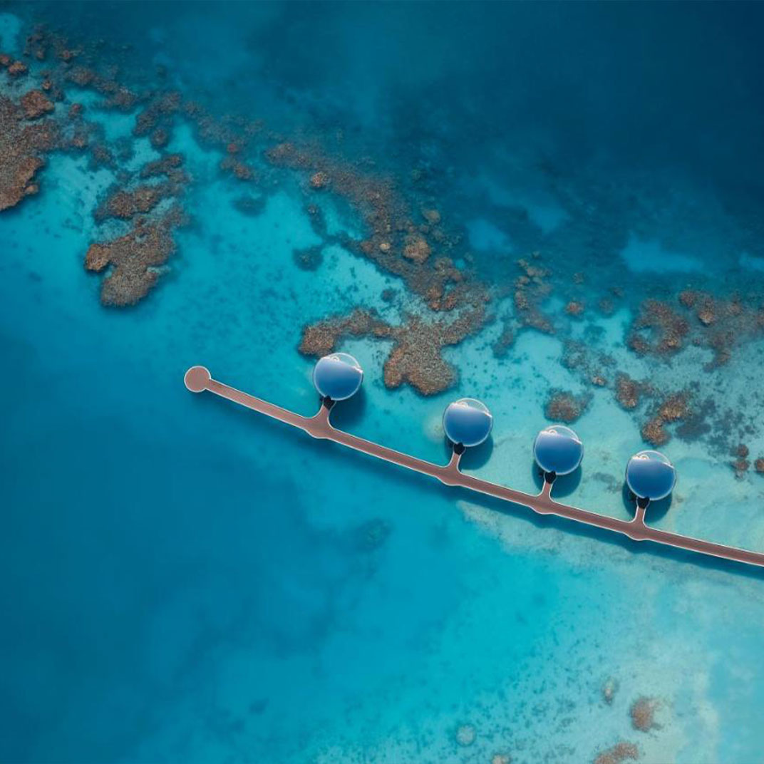 Shebara Resort: Futuristic chromperlas disguised by the Red Sea.