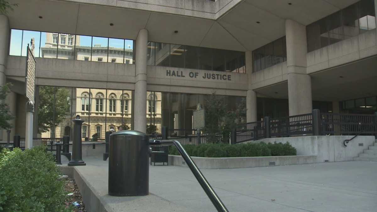 Court fees for submitting fees for the repair of Louisville court areas with $ 40 million compared to $ 40 million