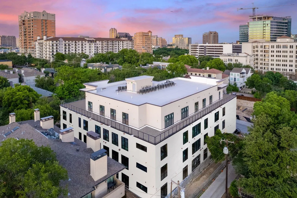 Now shows that the residences in Routh promise the jewel of Turtle Creek