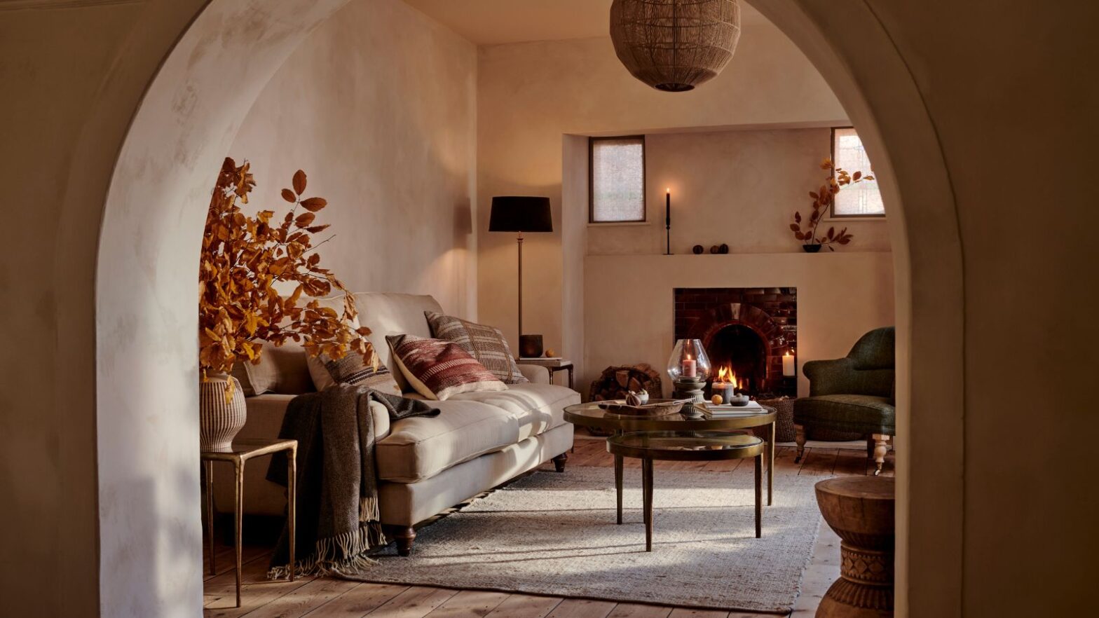 5 practical options to use space under the sofas