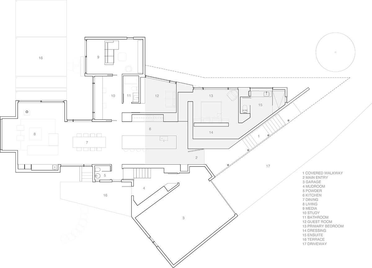 Splyce Design built a single -family houses that was choreographed by a colonnade input 