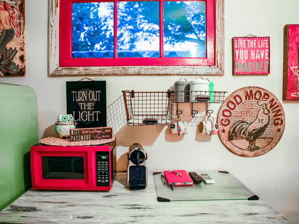 The kitchen table microwave and warehouse hacks and decoration