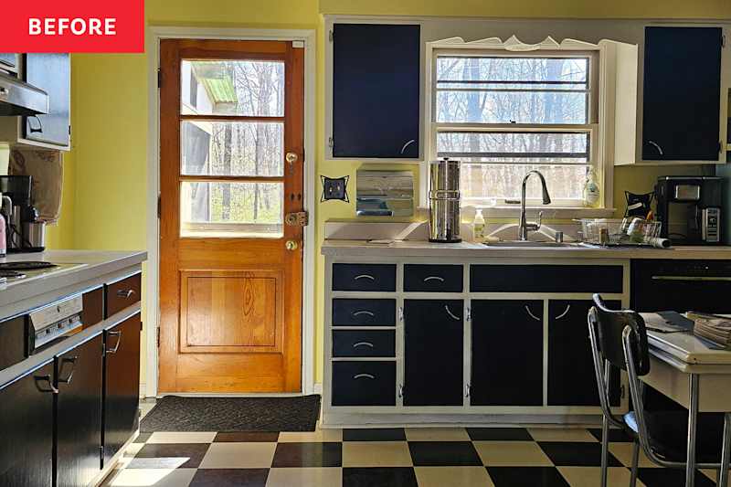 After trying the "slow decoration rule" in my kitchen, I decided to use it in every room