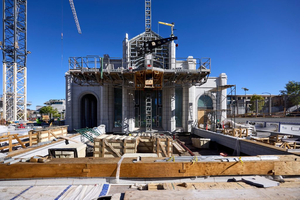 New photos of the renovation of Temple Square - September Progress