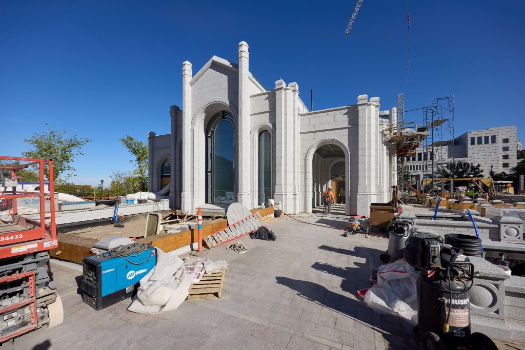New photos of the renovation of Temple Square - September Progress