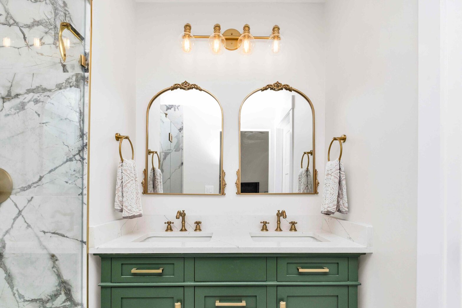 5 bathroom lighting errors that immediately affect the room, say designers