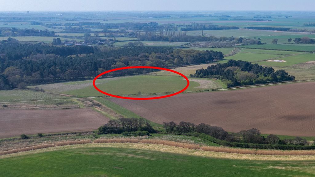 Air supervision of the Sandringham President with area in the red circle