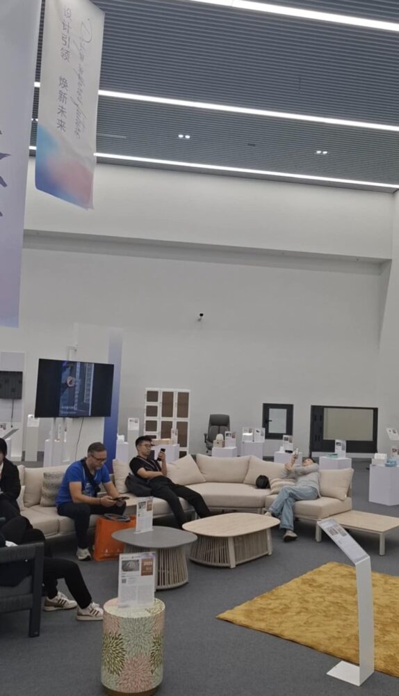 The Soft Sculpture Series by Tianjin Artweaver Carpets Co. | Image: ArchiExpo E-Magazine