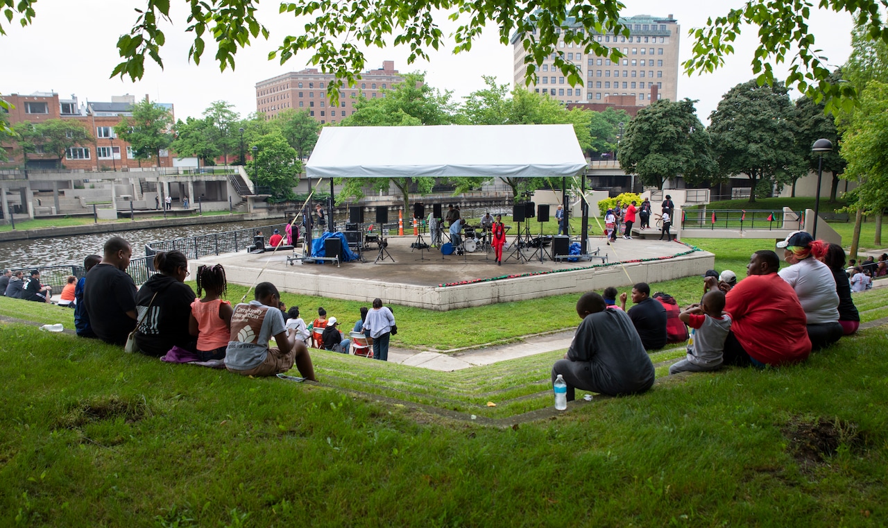 Planners are focusing on lighting and fountains when building Flint State Park