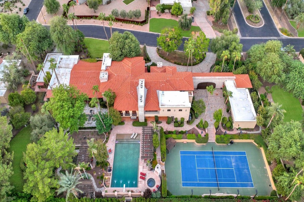 These Valley homes take pickleball amenities to the next level