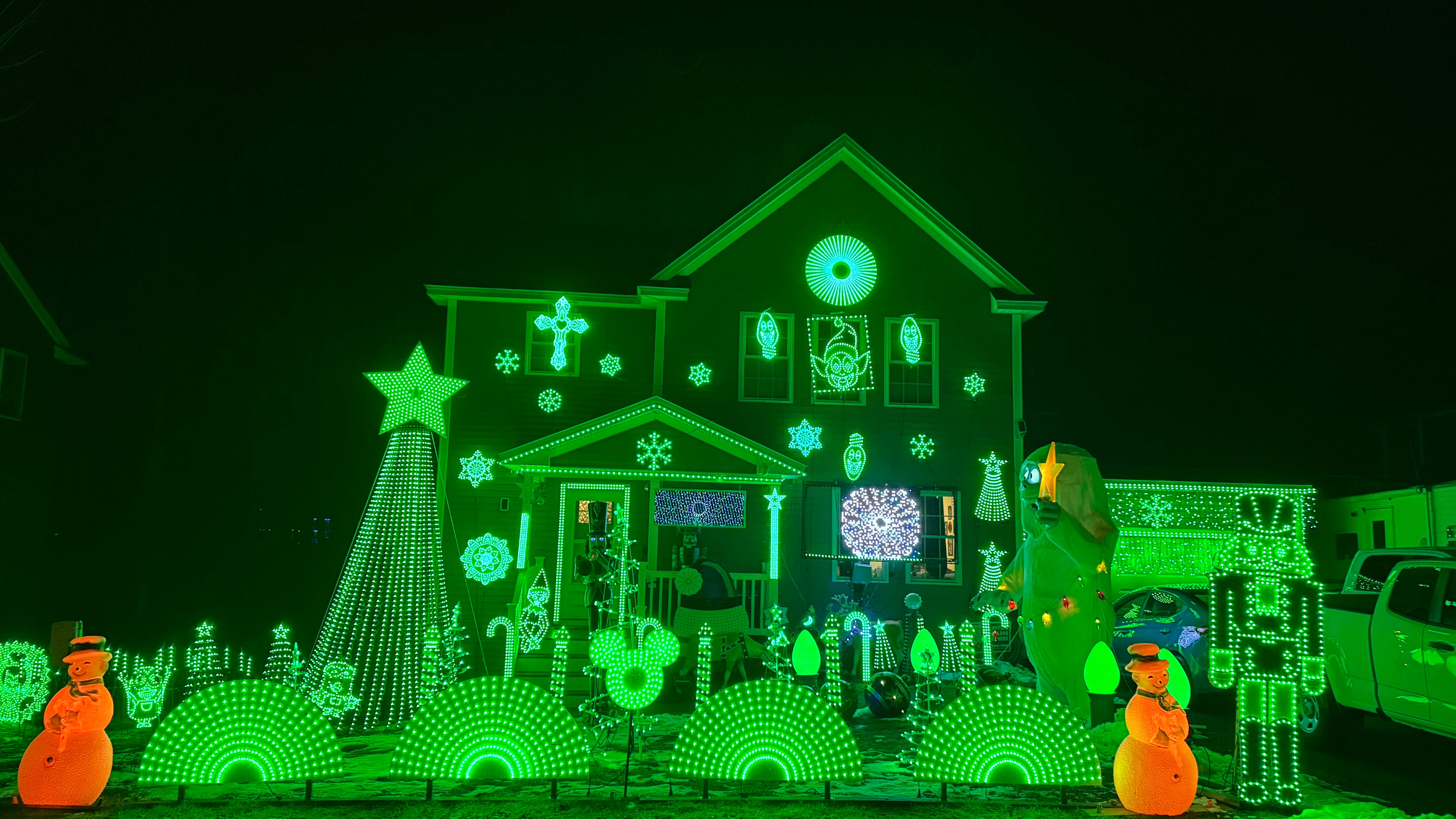 Here are the best places to see Christmas lights in Massachusetts 2025