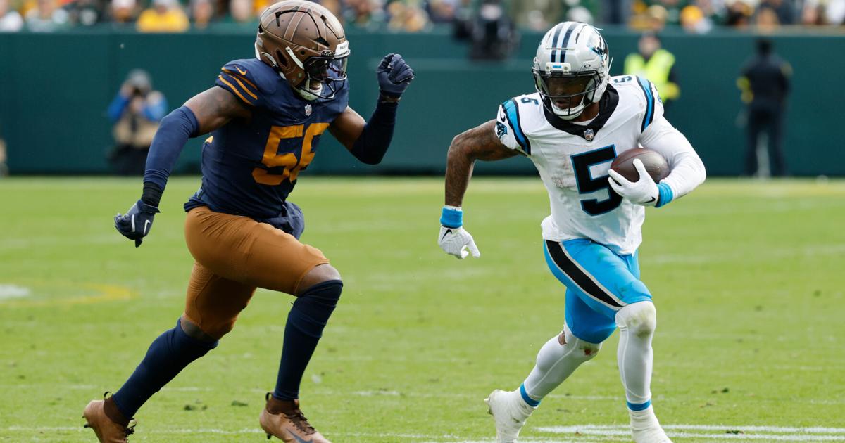 Rico Dowdle's big day and Ryan Fitzgerald's big kick give the Panthers a 16-13 win over the Packers | sport